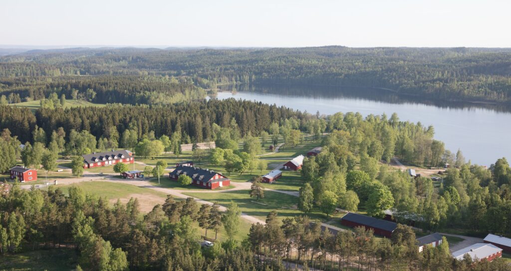Flygfoto över Backamo Lägerplats vid Grinnerödssjön i Ljungskile