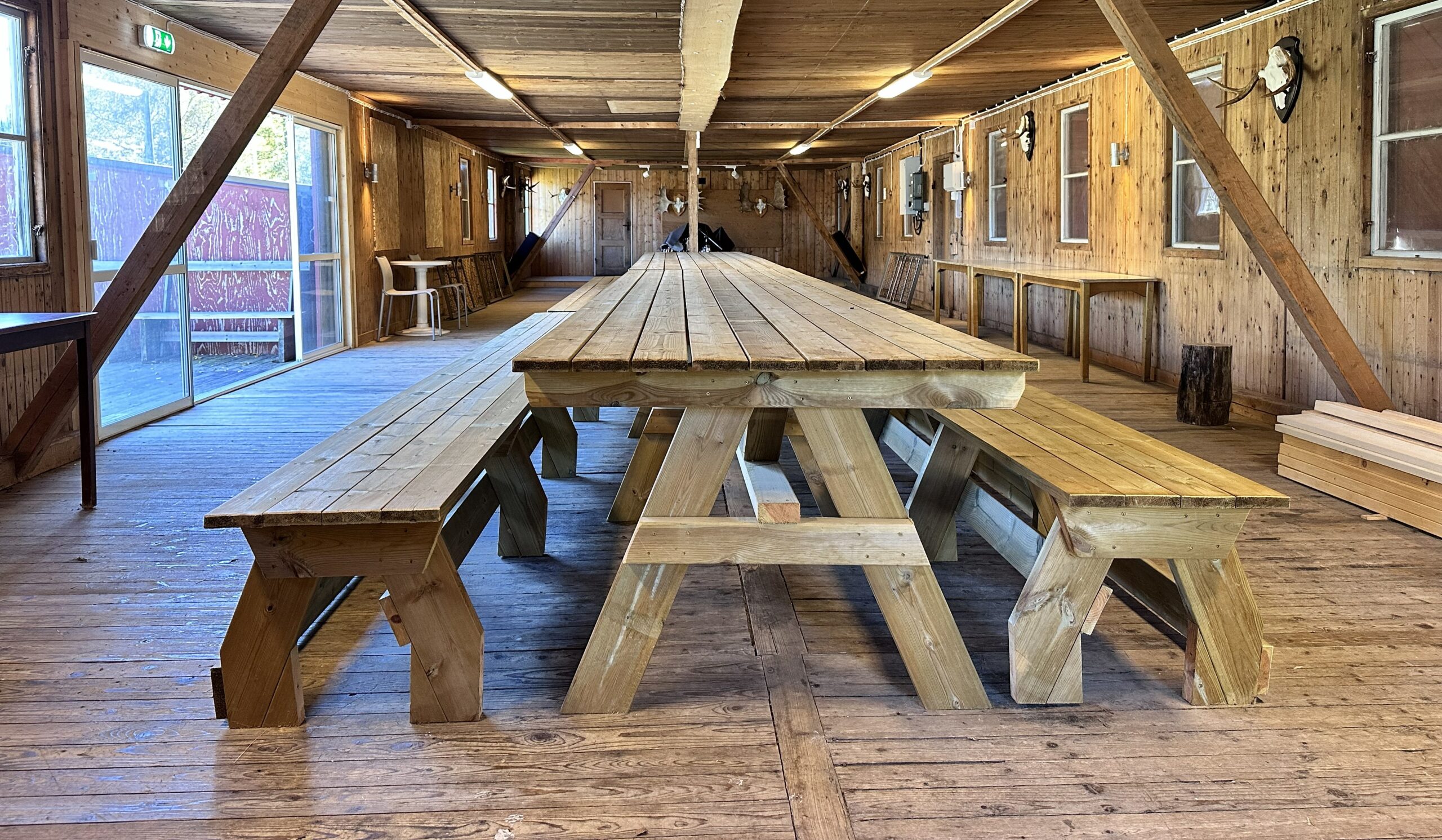 Interiör i Sjöstugan – rustik festlokal för upp till 30 personer i Bohuslän